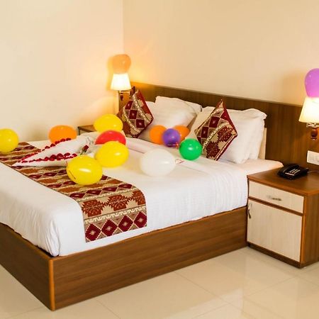 Miracle Residency Otel Kizhake Chālakudi Dış mekan fotoğraf