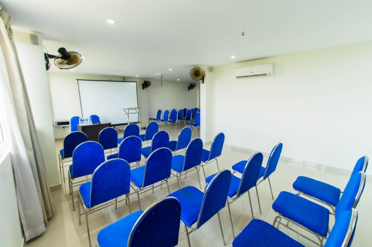 Miracle Residency Otel Kizhake Chālakudi Dış mekan fotoğraf