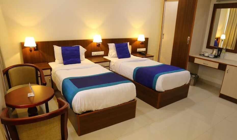 Miracle Residency Otel Kizhake Chālakudi Dış mekan fotoğraf